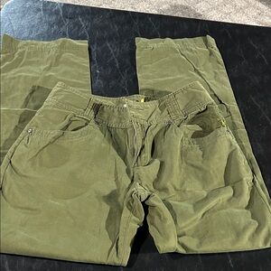 Cabela's women’s Khaki Chinos